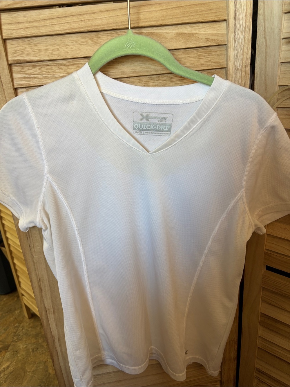 Xersion White Quick‑Dri V‑Neck Athletic Tee Petite Small